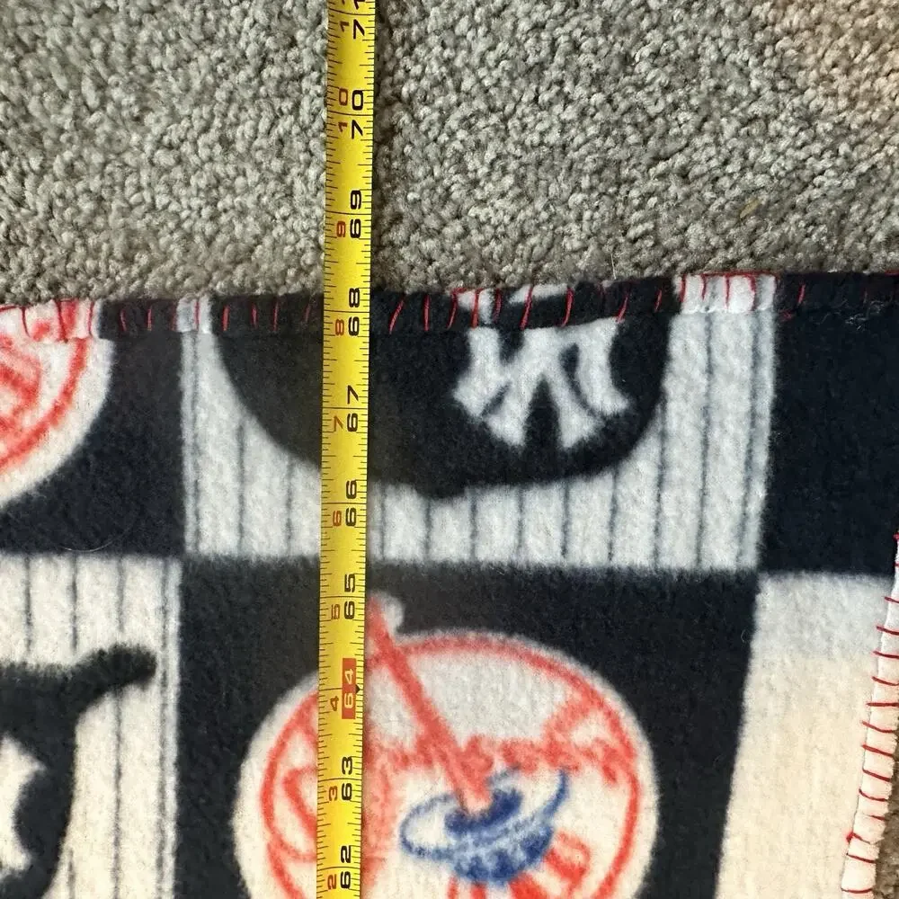 NY Yankees 2005 Fleece Fabric Double Sided Casual Blanket 60x68”